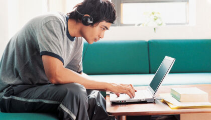 We talked to a Geek Squad Agent for tips on tidying up.